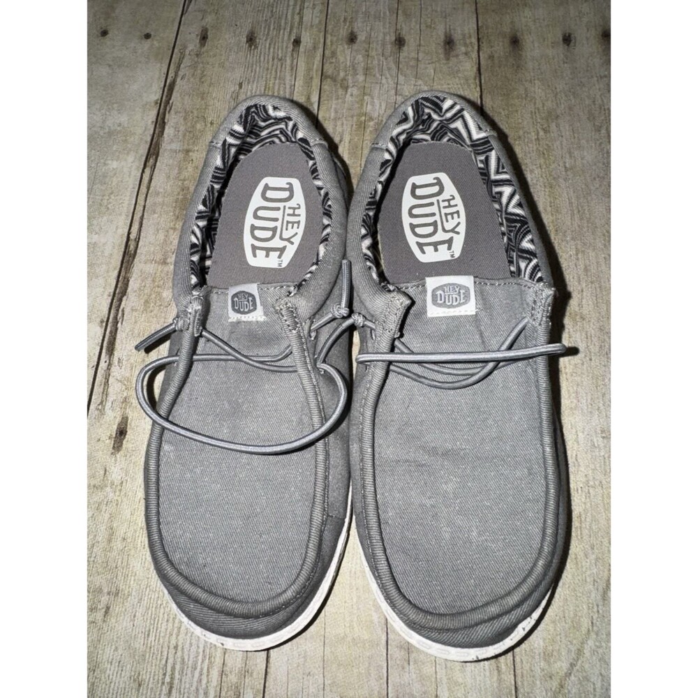 Hey Dude Wally Youth Boys Grey Size US Junior 2 Never Worn
